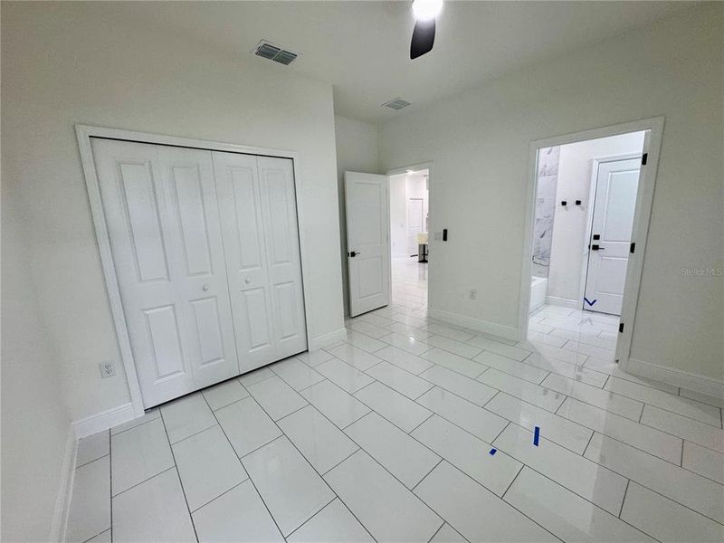 Spacious, unfurnished interior of a new home in , Ocala (Image 32).