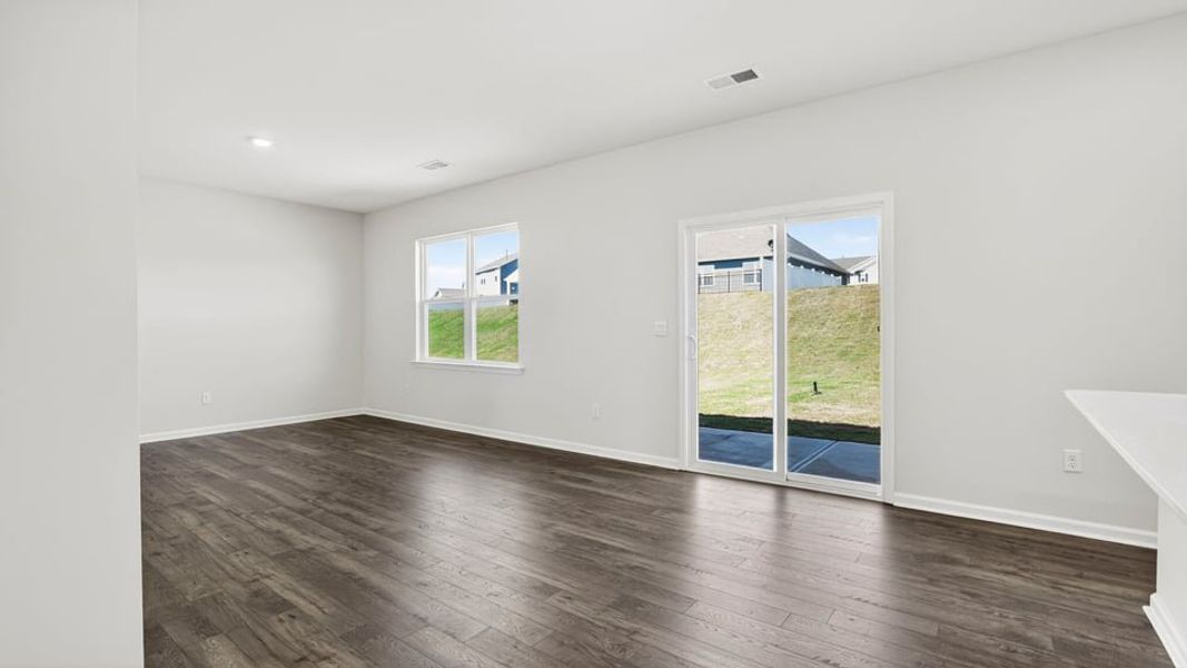 Spacious, unfurnished interior of a new home in Sage Grove, Lyman (Image 20).