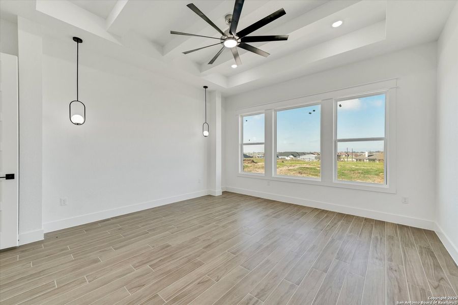 Spacious, unfurnished interior of a new home in , La Vernia (Image 17).