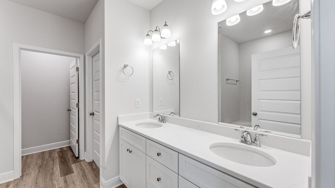Representative furnished interior of a home built from the The Riverside by D.R. Horton in Hodges Bayou Plantation, Panama City (Image 13).