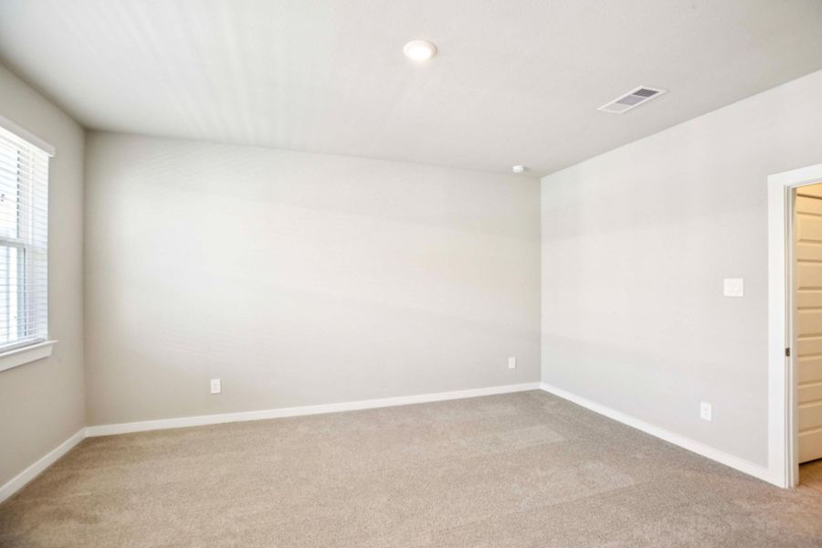 Spacious, unfurnished interior of a new home in Kemah Crossing - City Series, Kemah (Image 27). Spacious, unfurnished interior of a new home in Kemah Crossing - City Series, Kemah (Image 27).