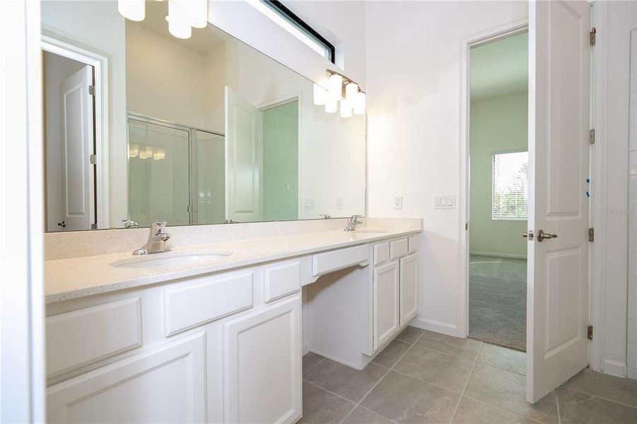 Furnished interior view inside a new home in , Orlando (Image 14).