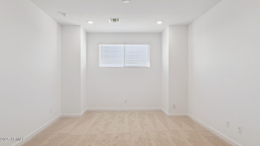 3985_Phoenician_Lot 2078_Aloravita_Peori