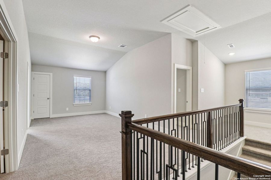 Spacious, unfurnished interior of a new home in Thomas Pond, San Antonio (Image 25). Spacious, unfurnished interior of a new home in Thomas Pond, San Antonio (Image 25).