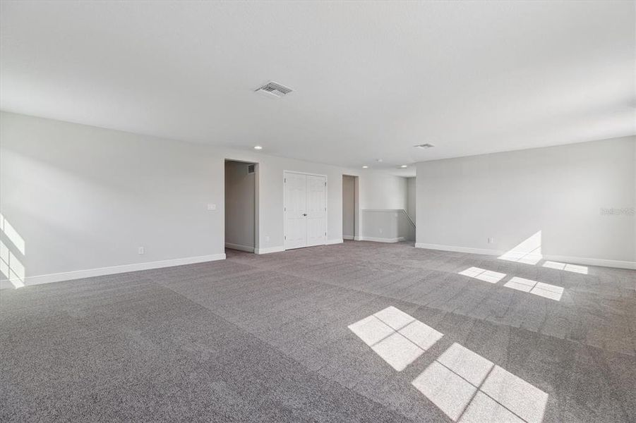Spacious, unfurnished interior of a new home in Mirada, San Antonio (Image 29).
