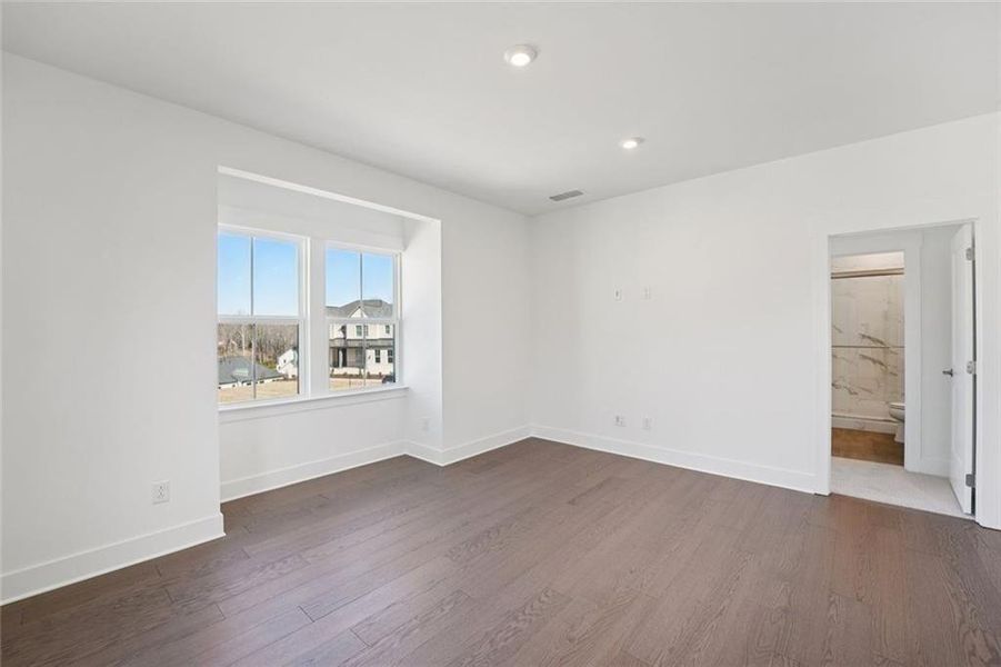 Spacious, unfurnished interior of a new home in Sterling Pointe, Cumming (Image 67).