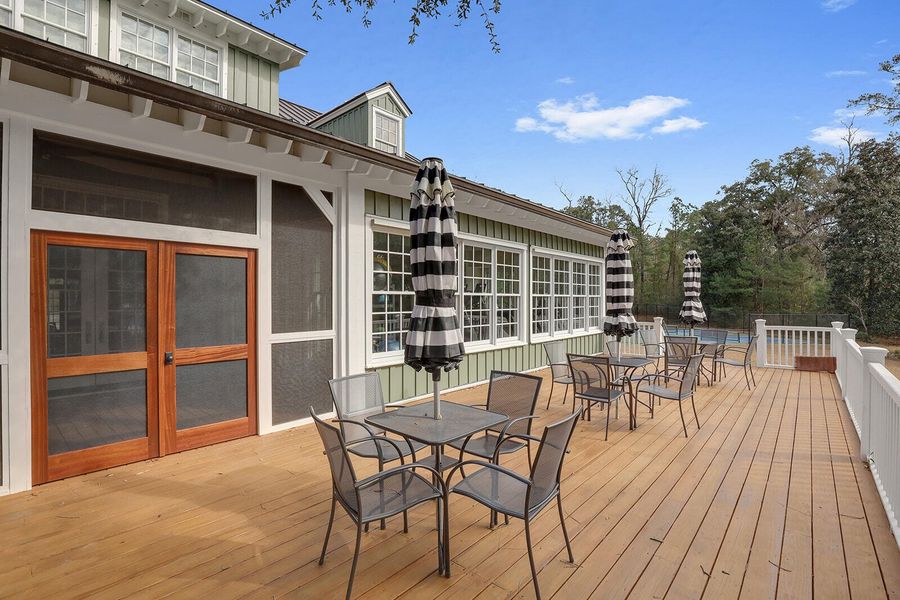 Exterior details and patio area of a home in , Seabrook (Image 29).