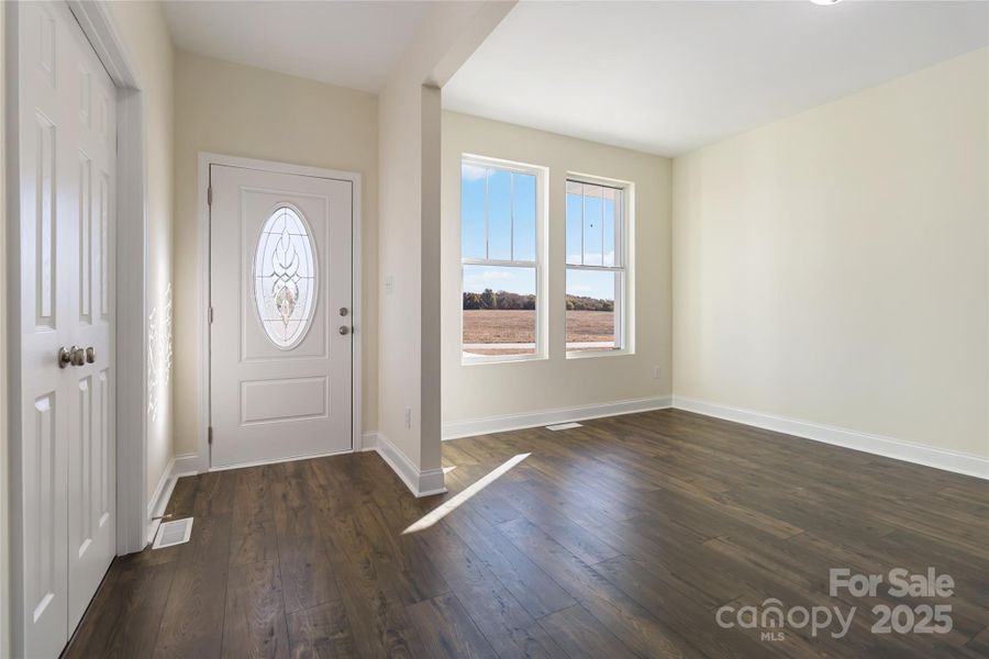 Spacious, unfurnished interior of a new home in , Monroe (Image 33).