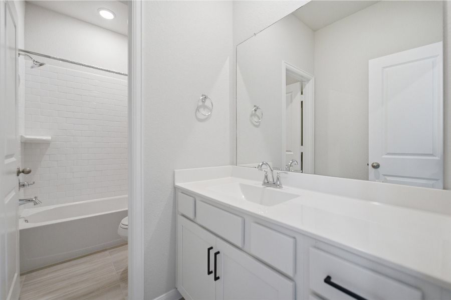 Furnished interior view inside a new home in Ashland, Richwood (Image 13).