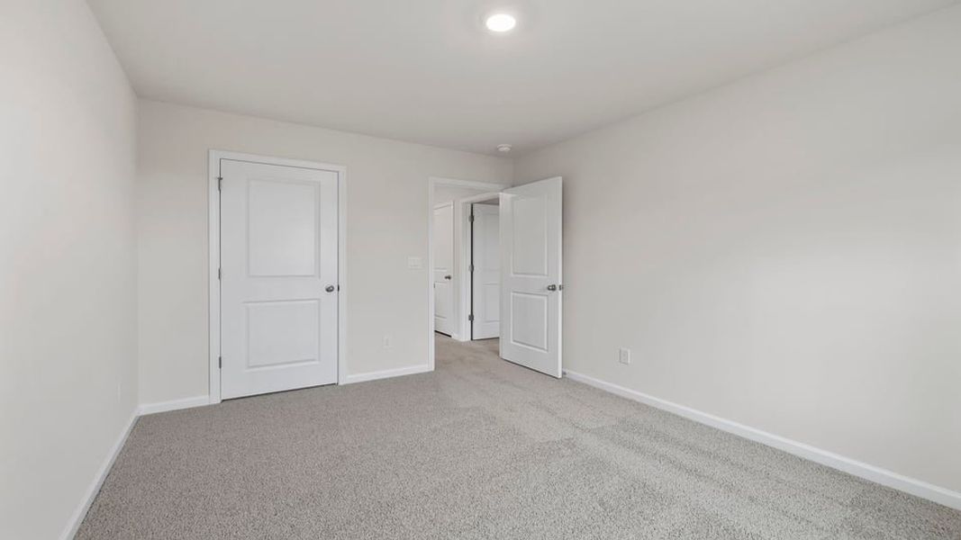 Spacious, unfurnished interior of a new home in Cedar Gap, Fountain Inn (Image 24).