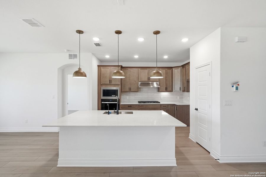 Furnished interior view inside a new home in Davis Ranch, San Antonio (Image 8). Furnished interior view inside a new home in Davis Ranch, San Antonio (Image 8).