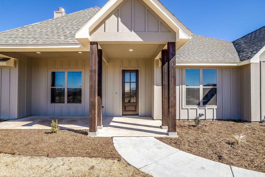 Representative exterior details of a home built from the Abrams by Trinity Classic Homes in Freeman Ranch, Weatherford (Image 27).
