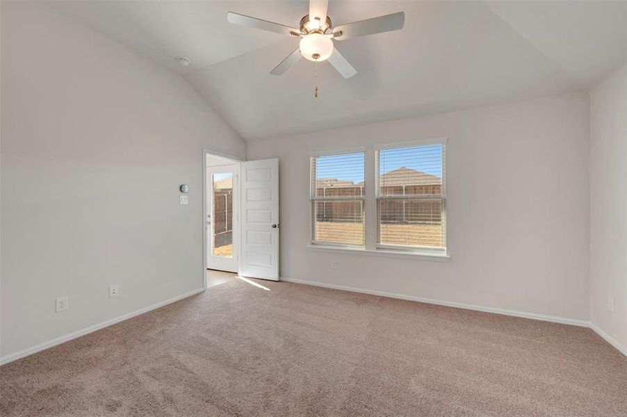 Spacious, unfurnished interior of a new home in Mobberly Farms, Pilot Point (Image 32).