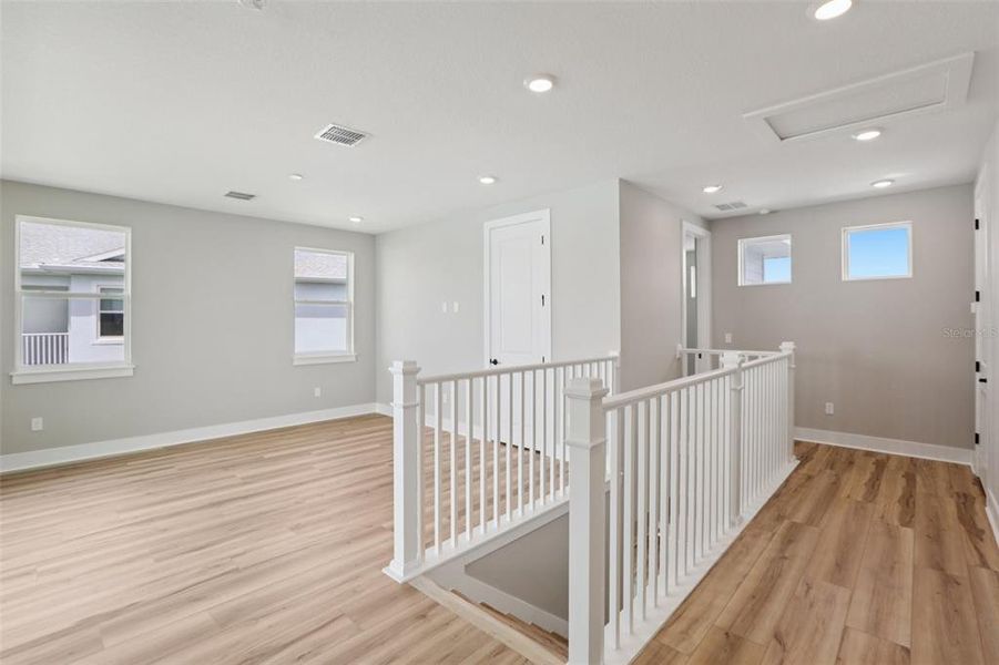 Spacious, unfurnished interior of a new home in Lagoon Residences at Epperson, Wesley Chapel (Image 35).