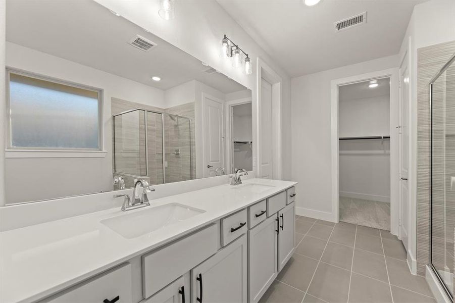 16. 3124 Lenten Rose - Bath