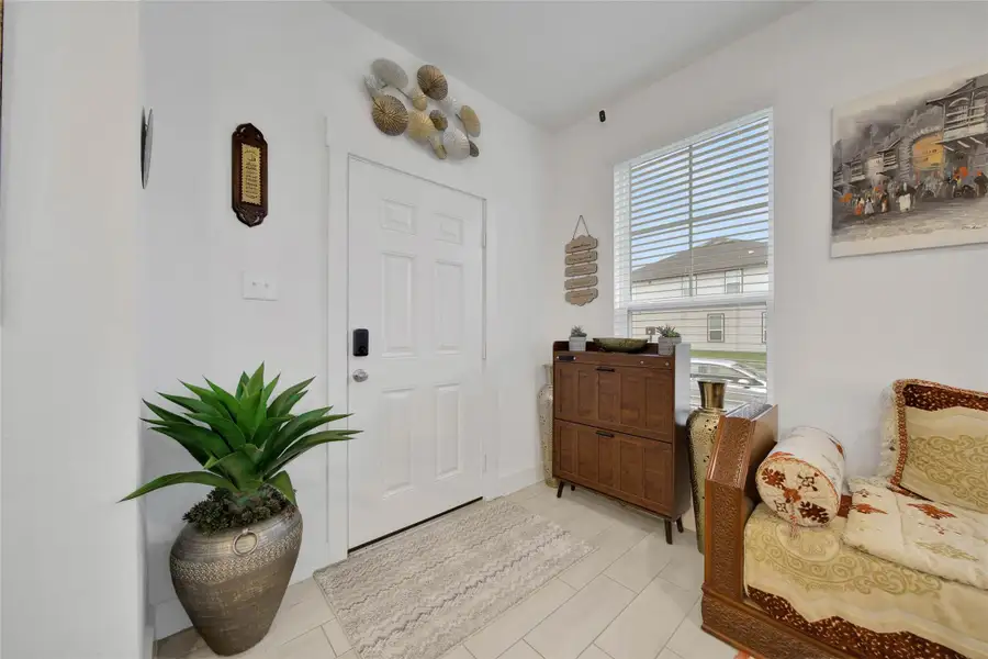 Furnished interior view inside a new home in , Tomball (Image 7).