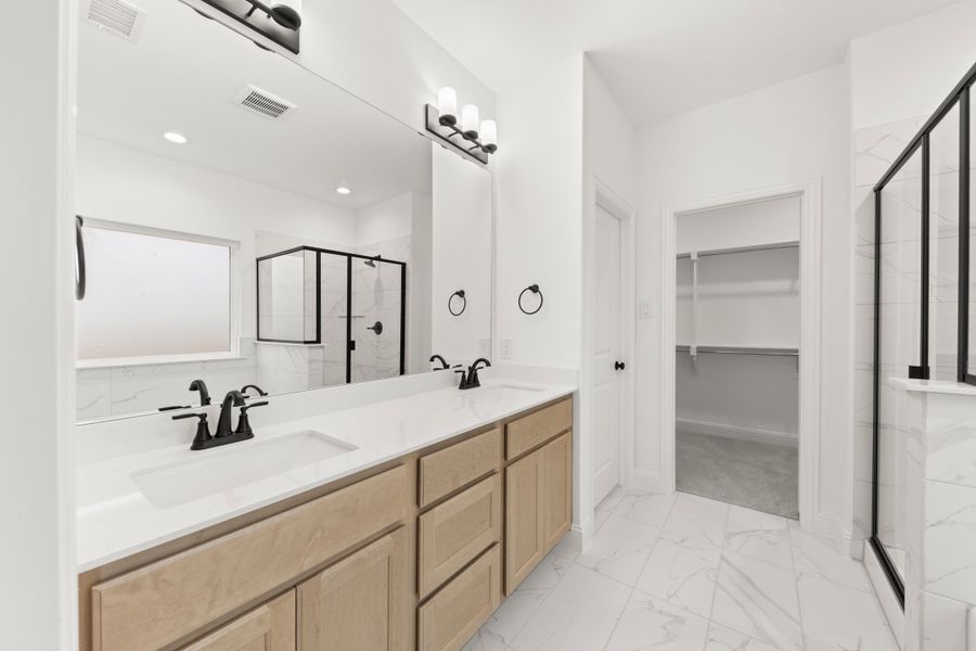 Representative furnished interior of a home built from the Honor by Rockwell Homes in Creekside, Royse City (Image 21).