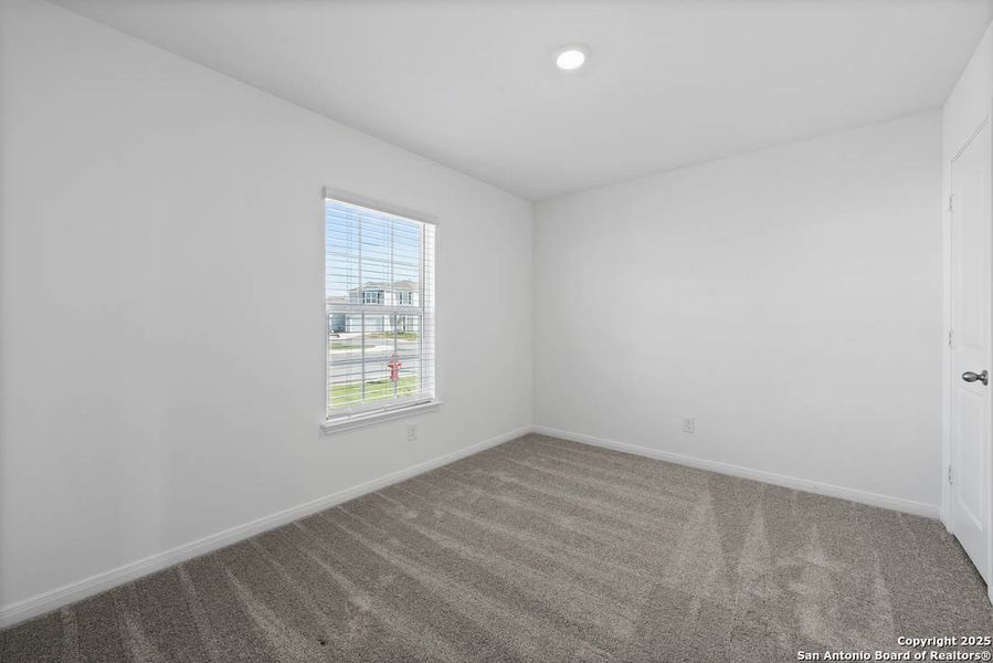 Spacious, unfurnished interior of a new home in Savannah Place, San Antonio (Image 10).