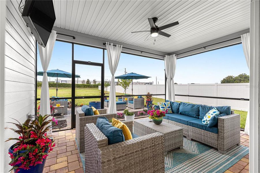 Exterior details and patio area of a home in , Ocala (Image 4).