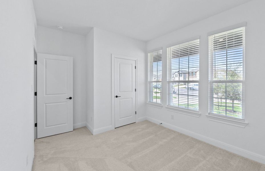 Spacious, unfurnished interior of a new home in Lagos, Manor (Image 26).