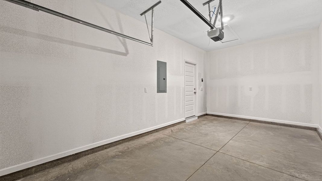 Spacious, unfurnished interior of a new home in Liberty, Panama City (Image 32).