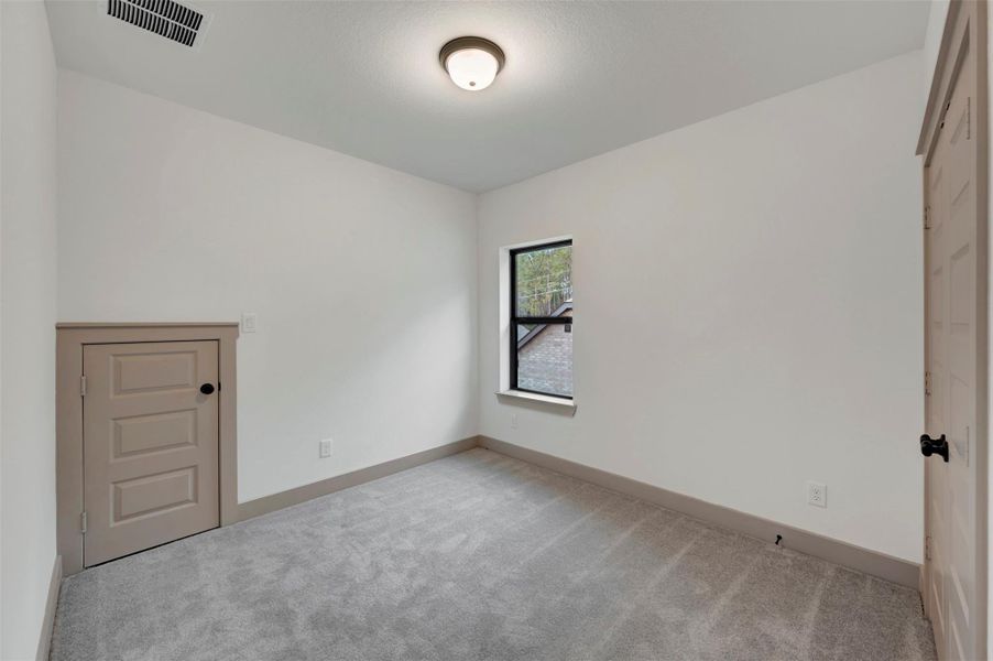 Spacious, unfurnished interior of a new home in The Highlands 40', Porter (Image 31).