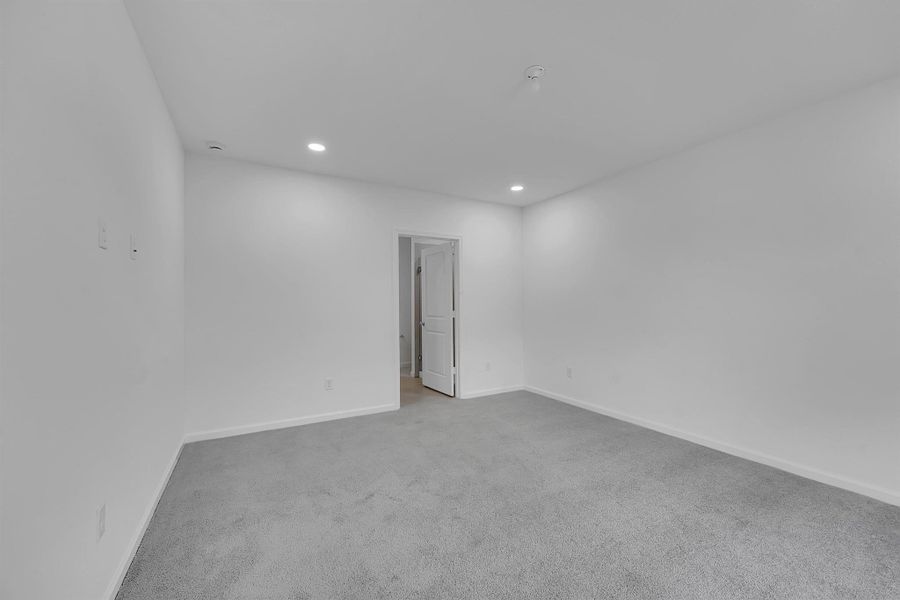 Spacious, unfurnished interior of a new home in Bent Creek: The Meadows Collection, Fort Pierce (Image 10).