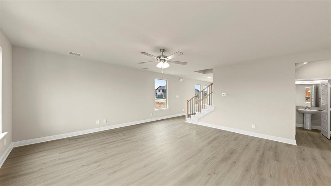 05. 1712 Edgeway - Family (2)