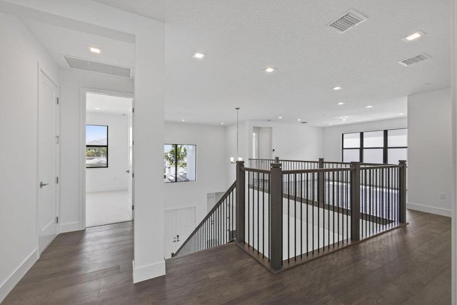 V40 34-web-or-mls-5D1A8675 V40 34-web-or-mls-5D1A8675