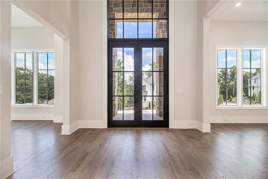 Spacious, unfurnished interior of a new home in , Alpharetta (Image 32).