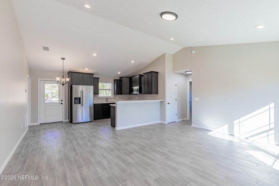 Spacious, unfurnished interior of a new home in , Keystone Heights (Image 11).