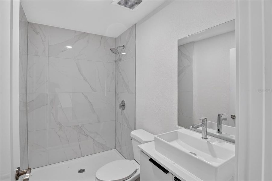 Furnished interior view inside a new home in , Ocala (Image 5).