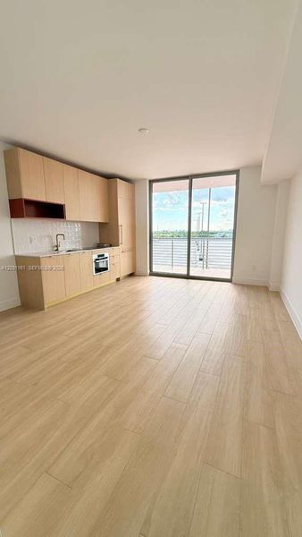 Spacious, unfurnished interior of a new home in , Miami (Image 11).