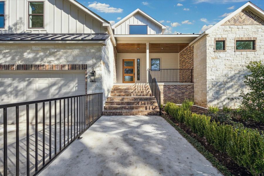 Exterior details and patio area of a home in , Jersey Village (Image 20).