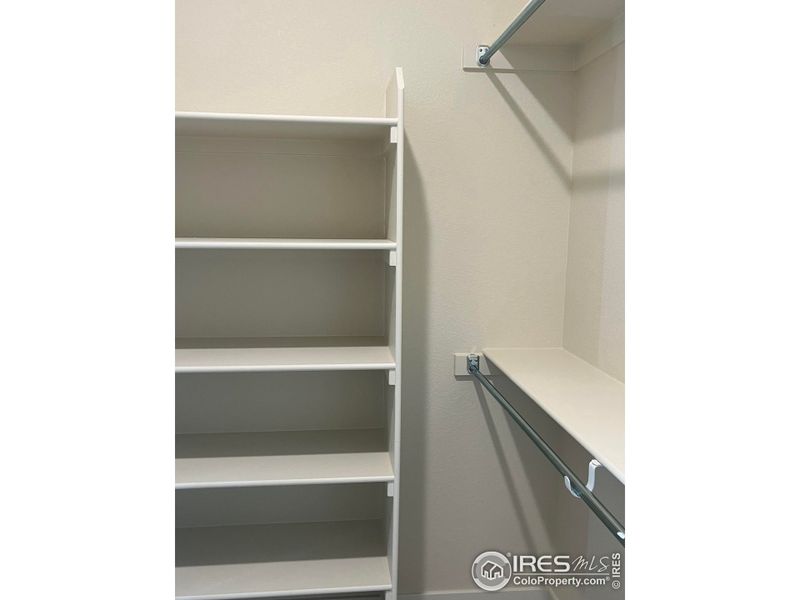 Image 16 of a home in Bloom.