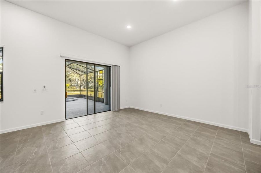 Spacious, unfurnished interior of a new home in , Orlando (Image 35).