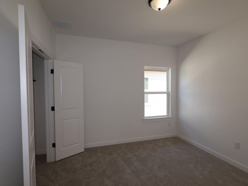Spacious, unfurnished interior of a new home in Edgewood, Leander (Image 8).