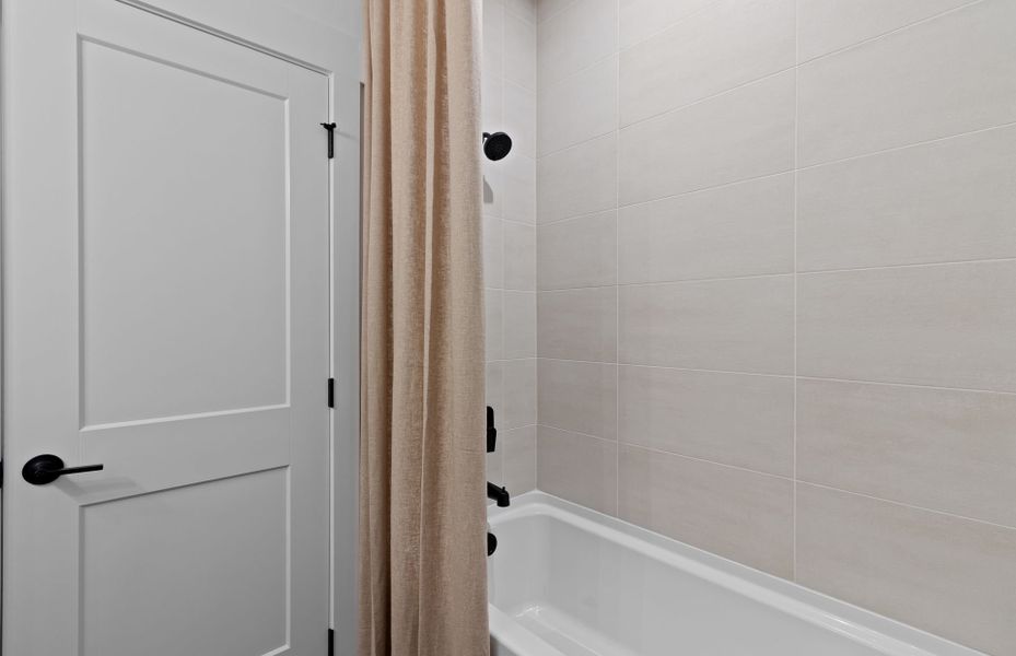 Image 33 representing the Richmond by John Wieland in Sterling Pointe, Cumming, GA.