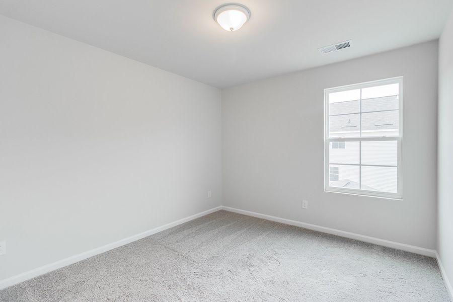 Spacious, unfurnished interior of a new home in Bluefield, Lexington (Image 23).