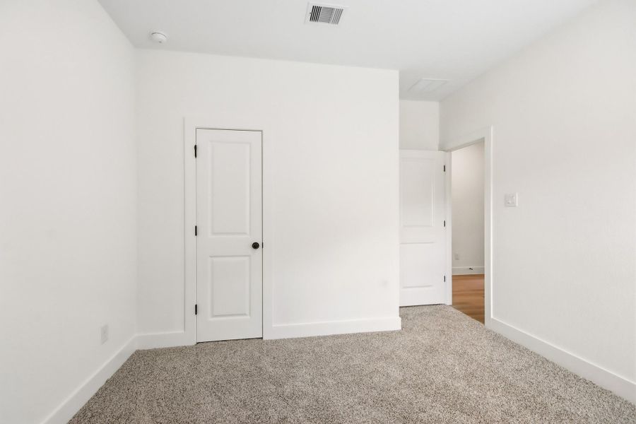 Spacious, unfurnished interior of a new home in Chapel Lakes, Montgomery (Image 16).