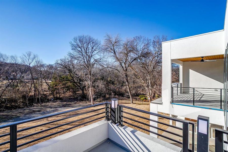 Exterior details and patio area of a home in , Cedar Hill (Image 4).