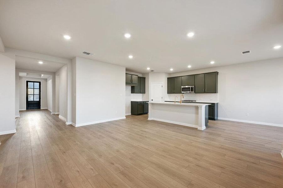 Spacious, unfurnished interior of a new home in Berry Creek Highlands, Georgetown (Image 28). Spacious, unfurnished interior of a new home in Berry Creek Highlands, Georgetown (Image 28).