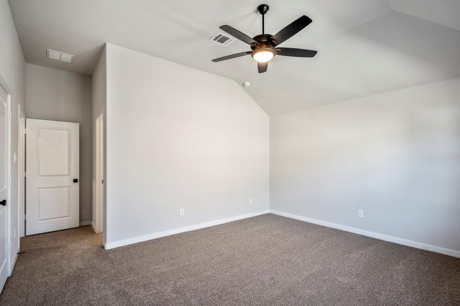 Spacious, unfurnished interior of a new home in Artavia 70′ Lots, Conroe (Image 44).