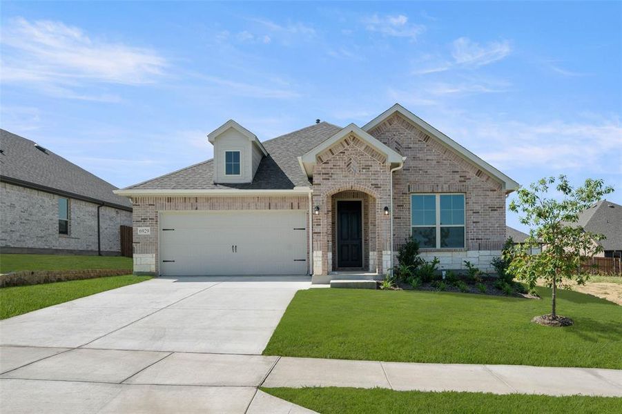 6929 Freight Train- Front-1 6929 Freight Train- Front-1