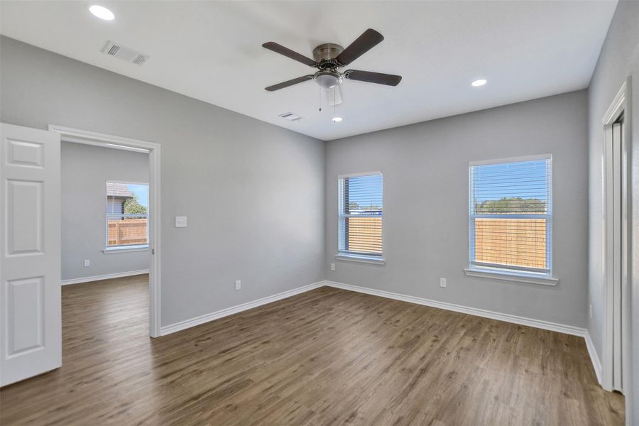 Spacious, unfurnished interior of a new home in , Madisonville (Image 17).