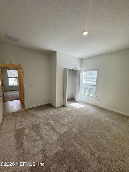 Spacious, unfurnished interior of a new home in Hyland Trail, Green Cove Springs (Image 38).