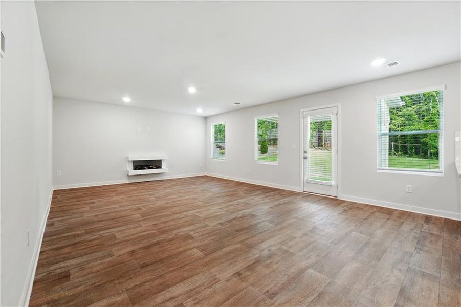 Spacious, unfurnished interior of a new home in Twin Oaks, Villa Rica (Image 23).