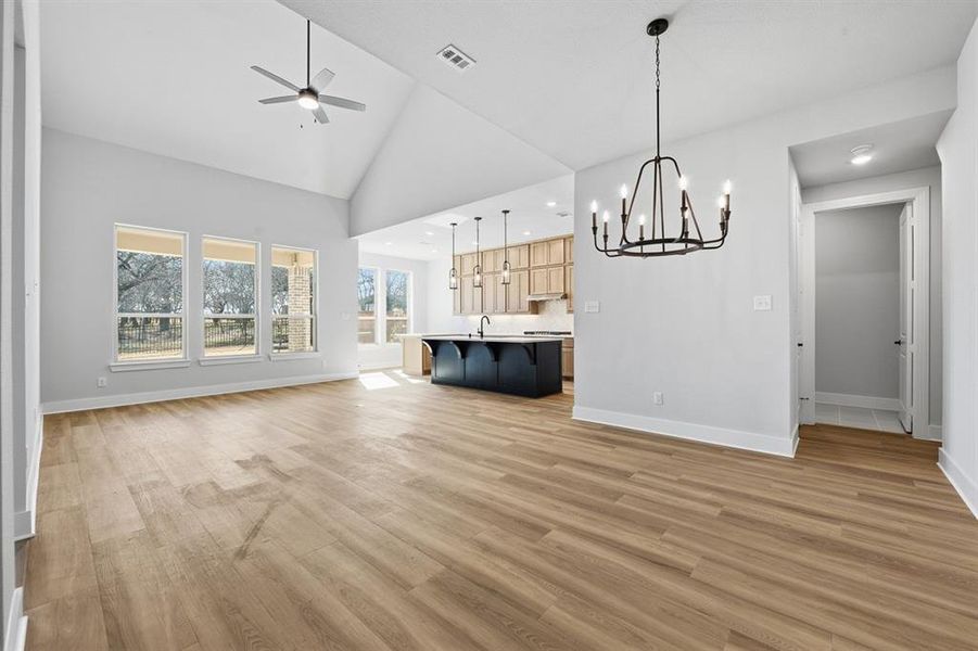 Spacious, unfurnished interior of a new home in Wildridge, Oak Point (Image 16).