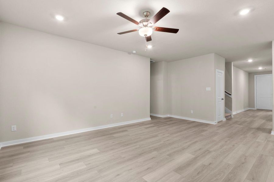Spacious, unfurnished interior of a new home in Westridge Cove, Conroe (Image 16).