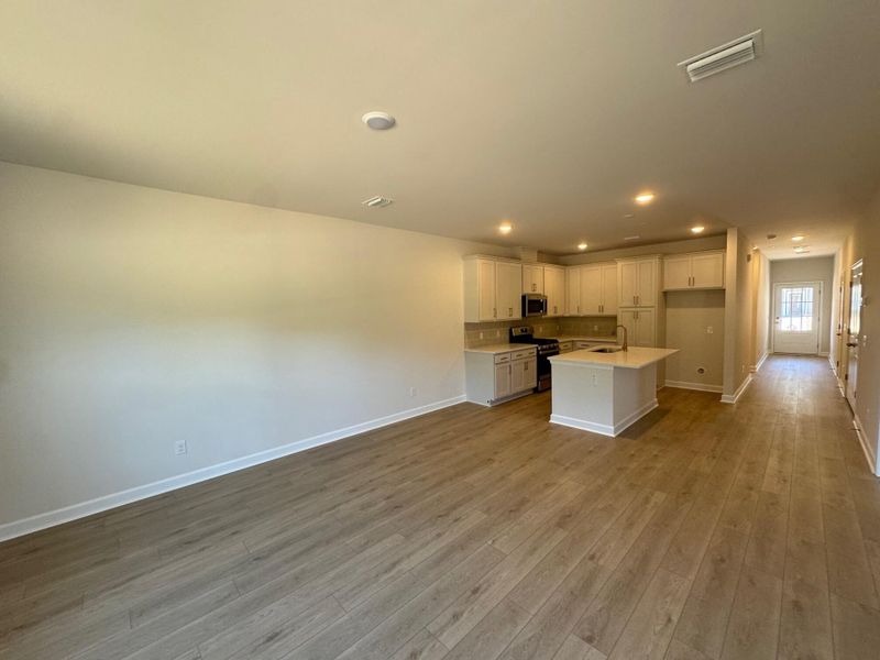 Spacious, unfurnished interior of a new home in , Summerville (Image 13).